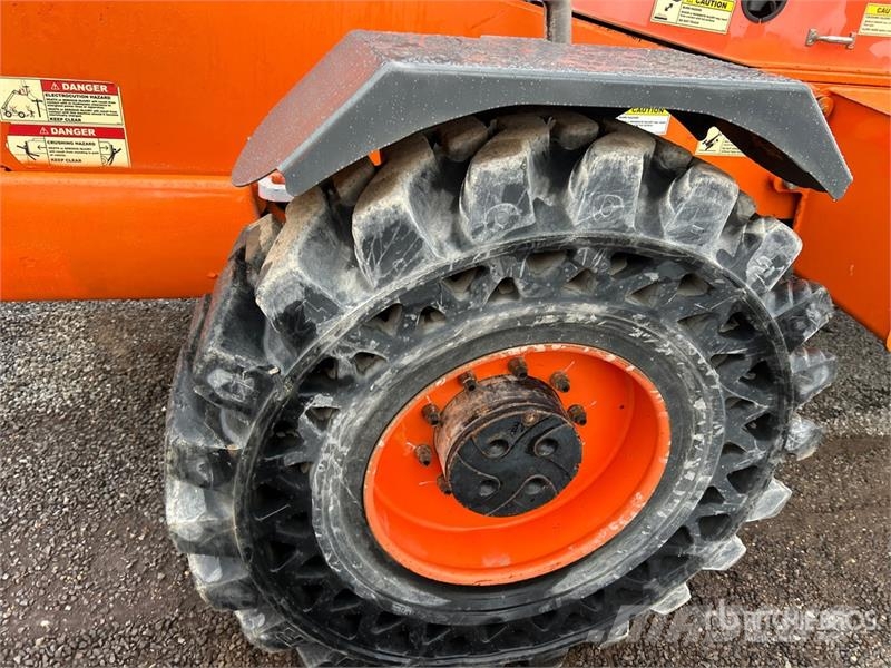 Xtreme XR1245 Telehandler مناولات متداخلة
