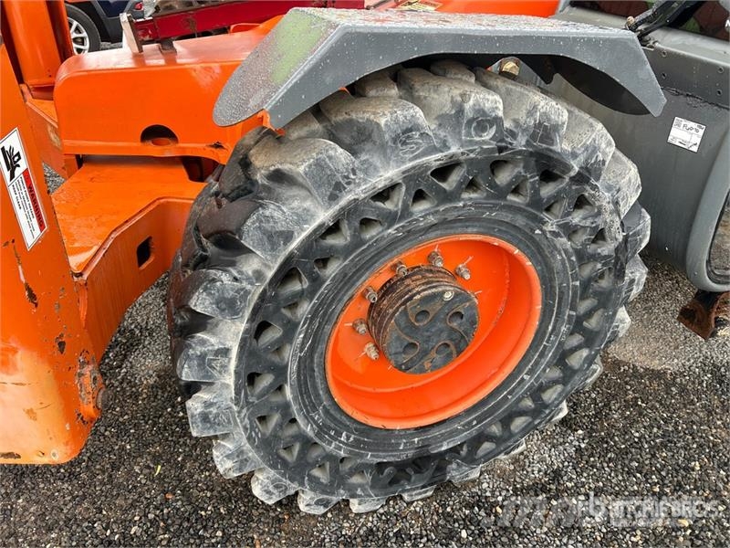 Xtreme XR1245 Telehandler مناولات متداخلة