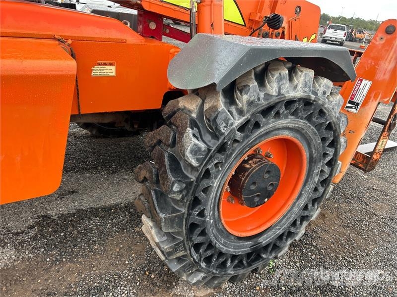 Xtreme XR1245 Telehandler مناولات متداخلة