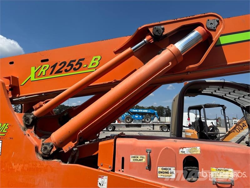 Xtreme XR1255 Telehandler テレスコーピックハンドラー