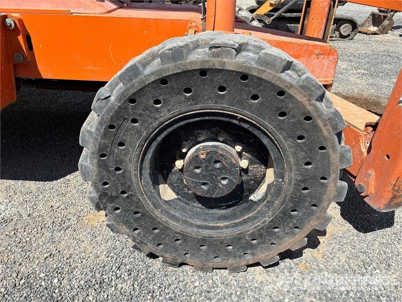 Xtreme XR1255 Telehandler テレスコーピックハンドラー