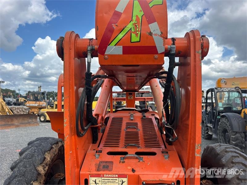 Xtreme XR842 Telehandler Manipuladores telescópicos