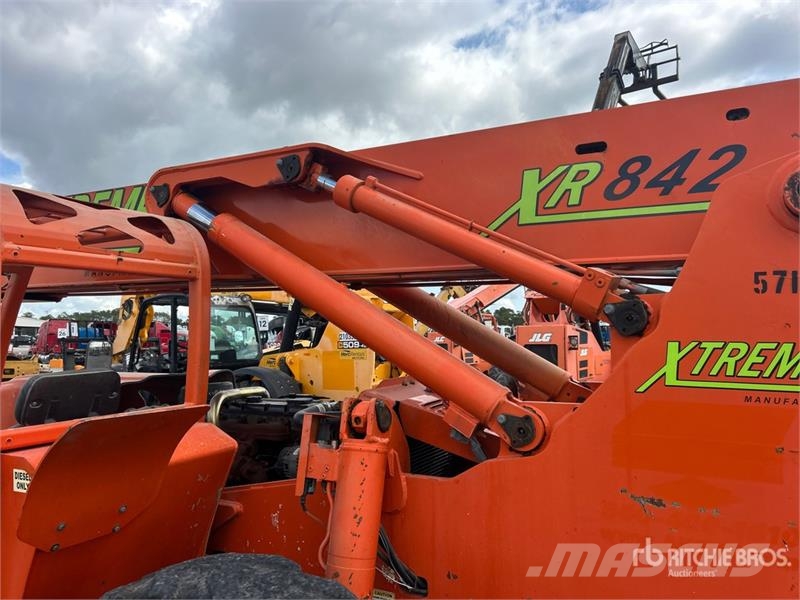 Xtreme XR842 Telehandler Manipuladores telescópicos