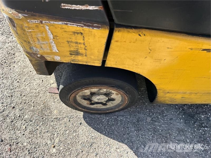 Yale 4800 lb Cushion Tire Forklift 그 외 지게차