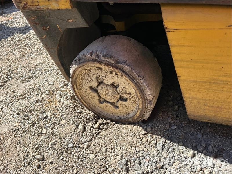 Yale 4800 lb Cushion Tire Forklift Další