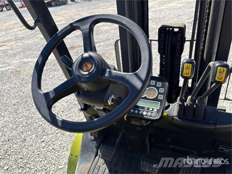 Yale 5450 lb Cushion Tire Forklift フォークリフト - その他