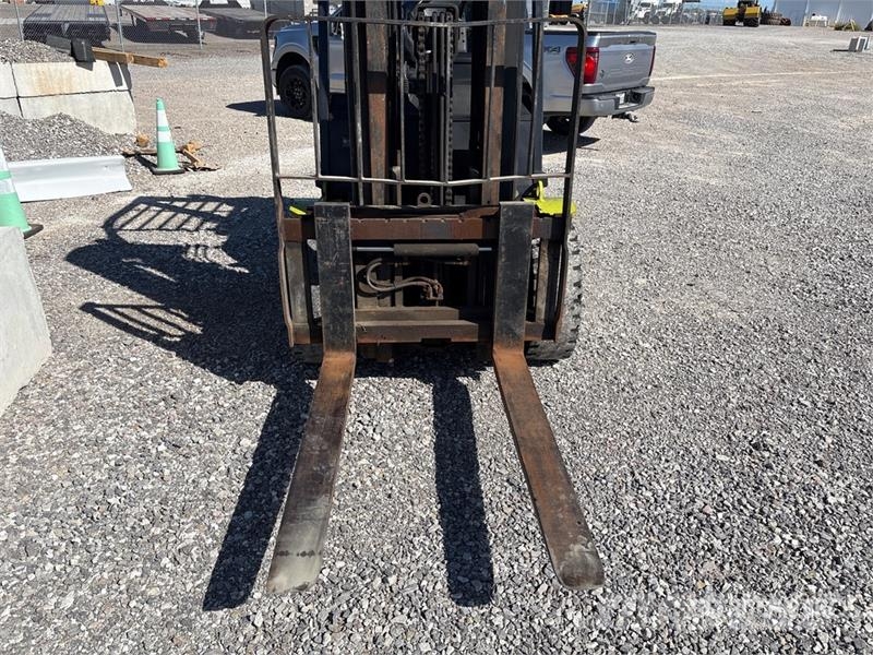 Yale 5450 lb Cushion Tire Forklift フォークリフト - その他