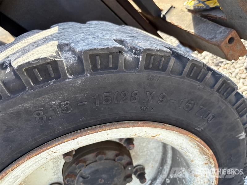 Yale 5450 lb Cushion Tire Forklift フォークリフト - その他