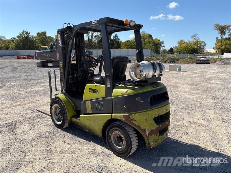 Yale 5450 lb Cushion Tire Forklift フォークリフト - その他