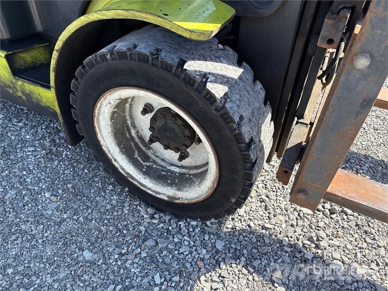Yale 5450 lb Cushion Tire Forklift フォークリフト - その他