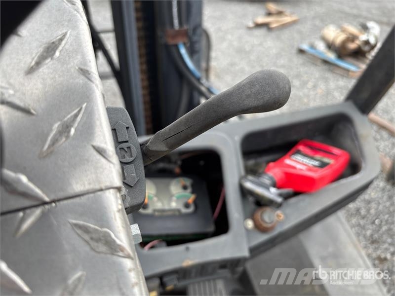 Yale 7000 lb Pneumatic Tire Forklift شاحنات ذات رافعات شوكية - أخرى