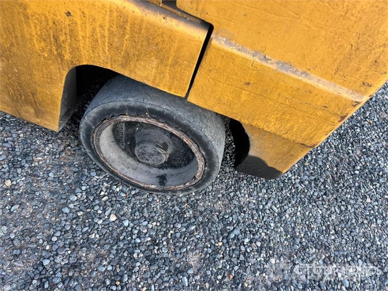 Yale Cushion Tire Forklift フォークリフト - その他