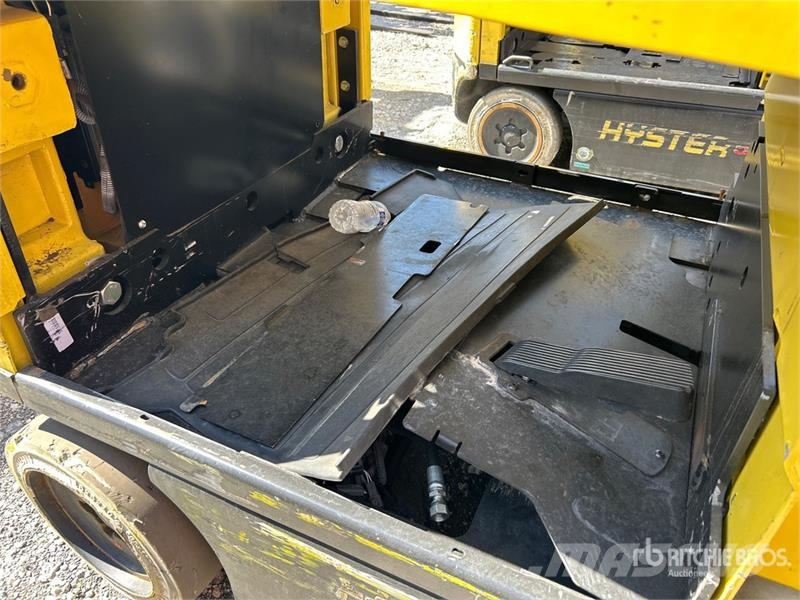 Yale E50XN-33 4150 lb Electric Forklift (Inoperable) Carrelli elevatori elettrici