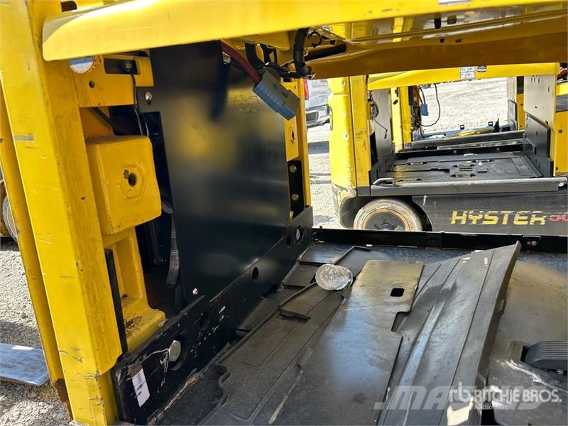 Yale E50XN-33 4150 lb Electric Forklift (Inoperable) Carrelli elevatori elettrici