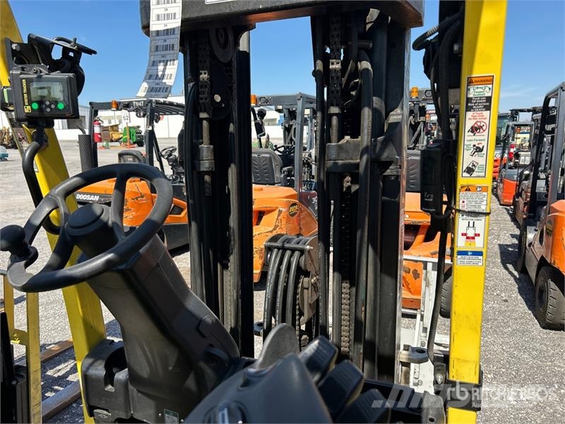 Yale E50XN-33 4150 lb Electric Forklift (Inoperable) Carrelli elevatori elettrici