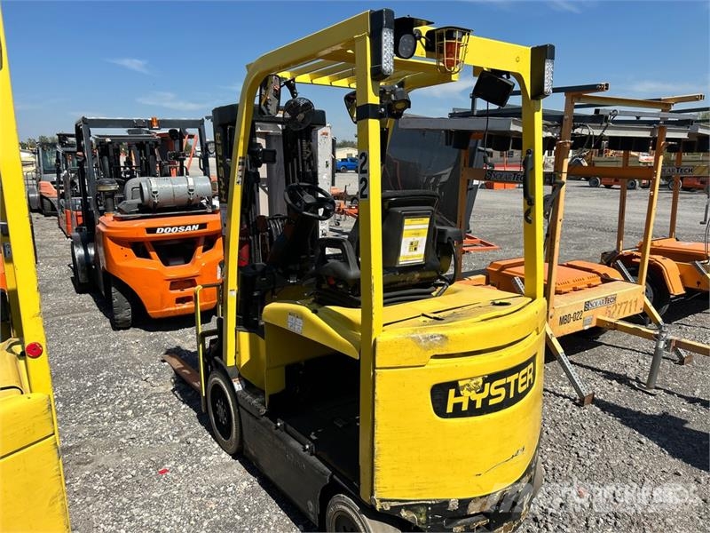 Yale E50XN-33 4550 lb Electric Forklift (Inoperable) Carrelli elevatori elettrici