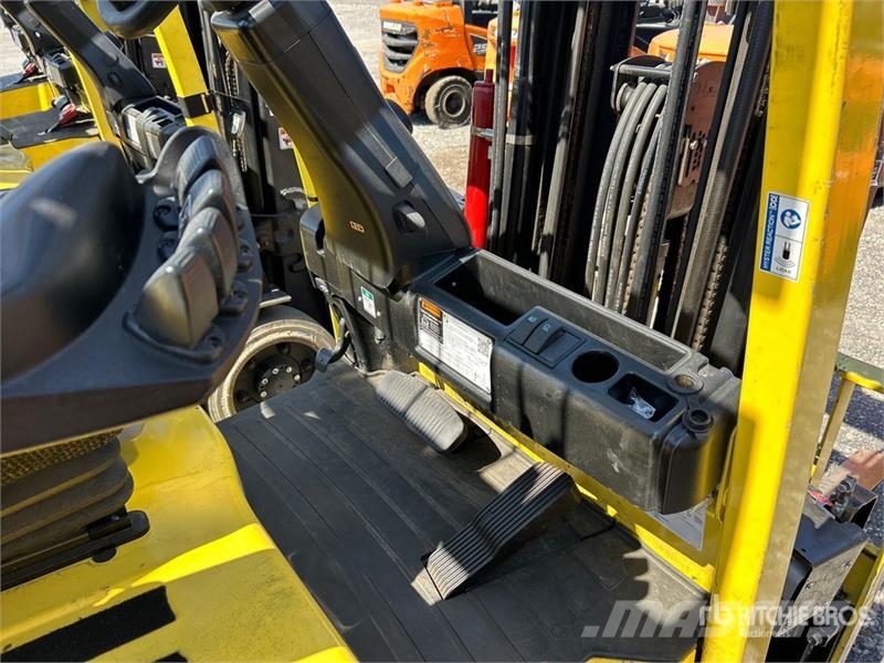 Yale E50XN-33 4950 lb Electric Forklift (Inoperable) Electric forklifts
