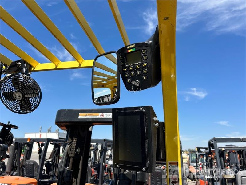 Yale E50XN-33 4950 lb Electric Forklift (Inoperable) Electric forklifts