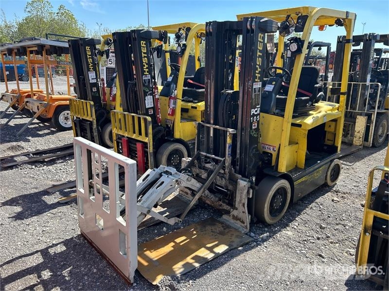 Yale E50XN-33 4950 lb Electric Forklift (Inoperable) Electric forklifts