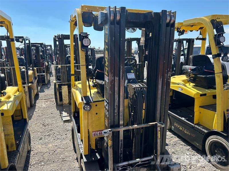 Yale E50XN-33 4950 lb Electric Forklift (Inoperable) Electric forklifts
