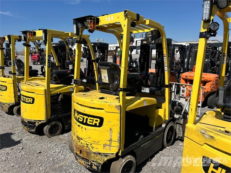 Yale E50XN-33 4950 lb Electric Forklift (Inoperable) Electric forklifts