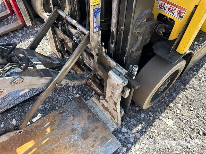 Yale E50XN-33 4950 lb Electric Forklift (Inoperable) Electric forklifts