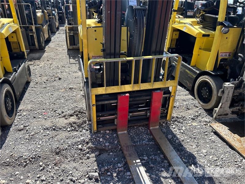 Yale E50XN-33 4950 lb Electric Forklift (Inoperable) Electric forklifts