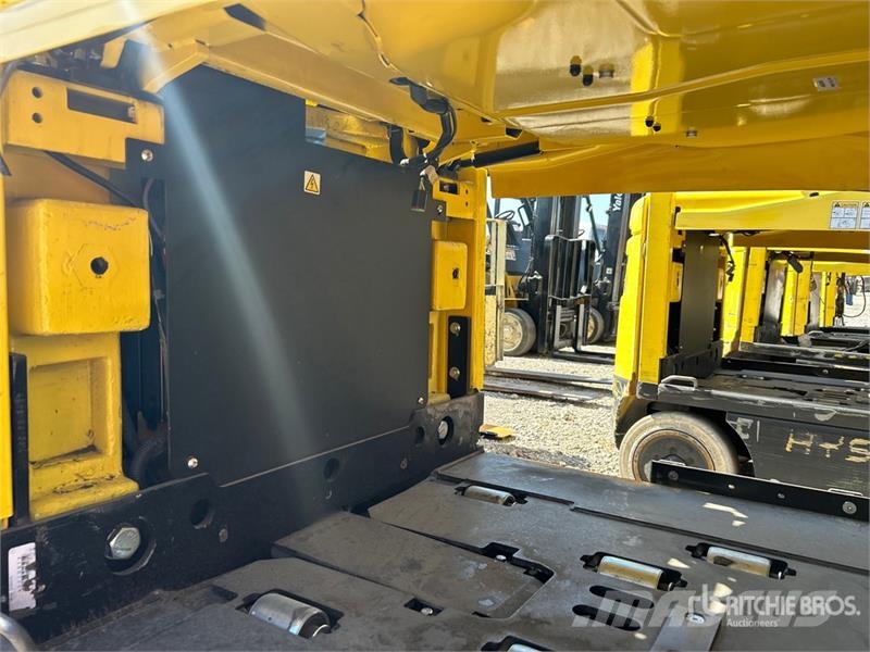 Yale E50XN-33 4950 lb Electric Forklift (Inoperable) バッテリーフォークリフト