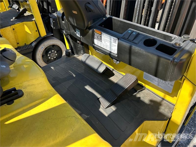 Yale E50XN-33 4950 lb Electric Forklift (Inoperable) バッテリーフォークリフト