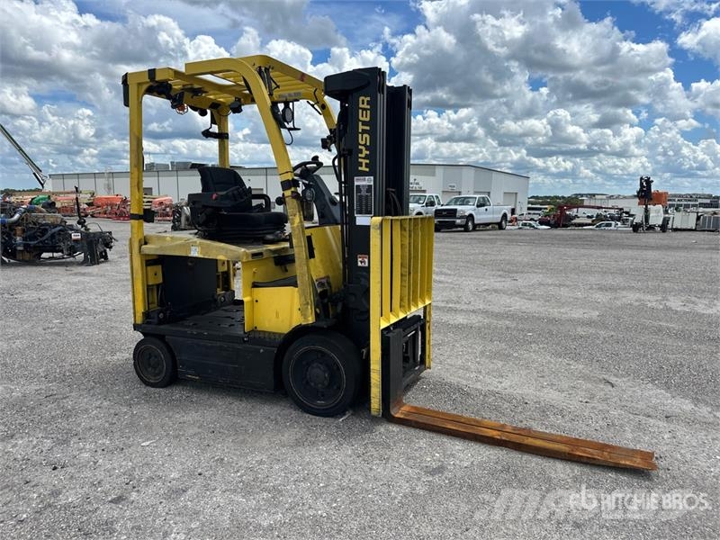 Yale E50XN 4400 lb Electric Forklift Electric forklifts