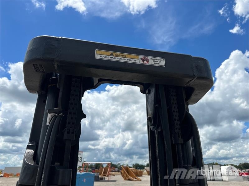 Yale E50XN 4400 lb Electric Forklift Electric forklifts