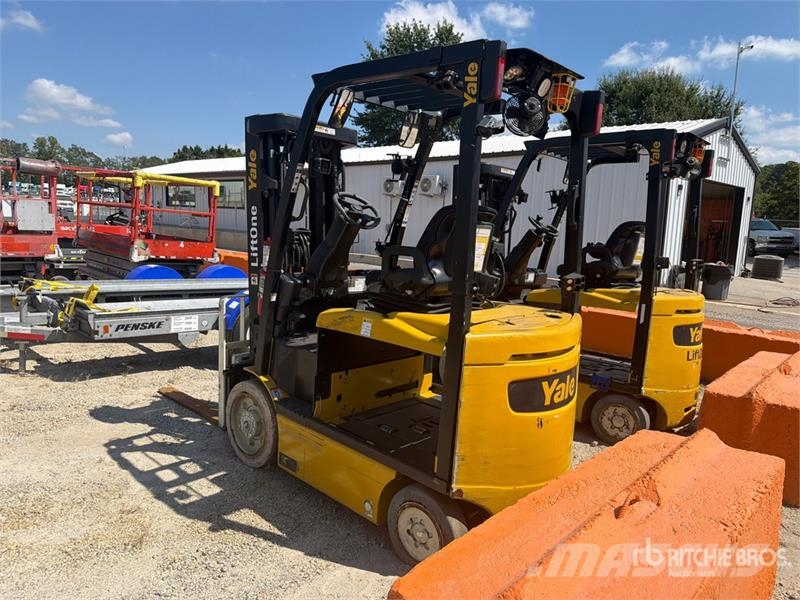 Yale ERC050VG 4400 lb Electric Forklift Elektrostapler