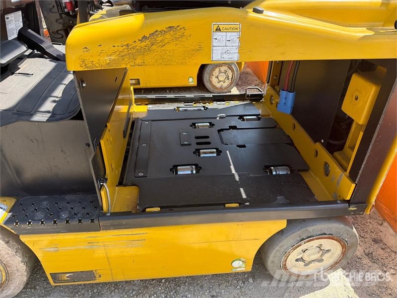 Yale ERC050VG 4400 lb Electric Forklift Elektrostapler