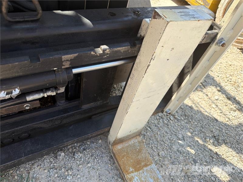 Yale ERC050VG 4400 lb Electric Forklift Električni viličari
