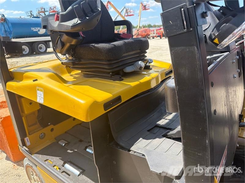 Yale ERC050VG 4400 lb Electric Forklift Elektrostapler