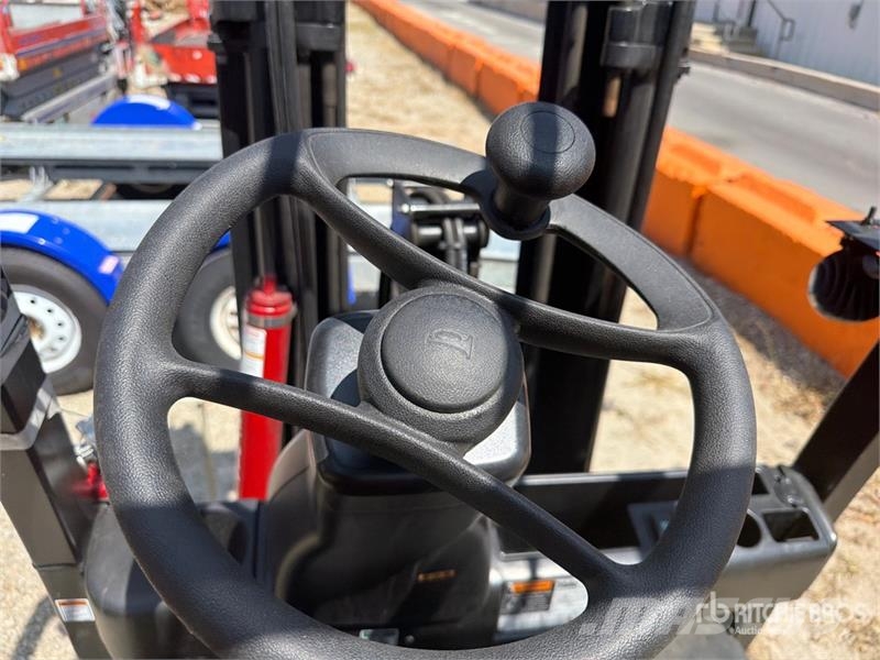 Yale ERC050VG 4400 lb Electric Forklift Električni viličari