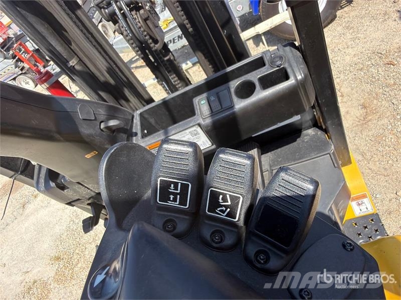Yale ERC050VG 4400 lb Electric Forklift Elektrostapler