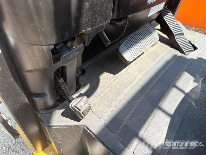 Yale ERC050VG 4400 lb Electric Forklift Električni viličari