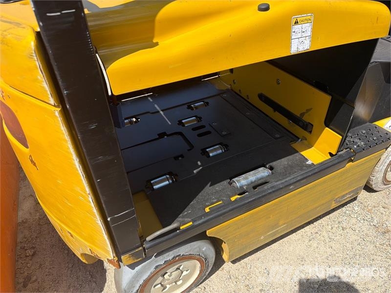 Yale ERC050VG 4400 lb Electric Forklift Elektrostapler
