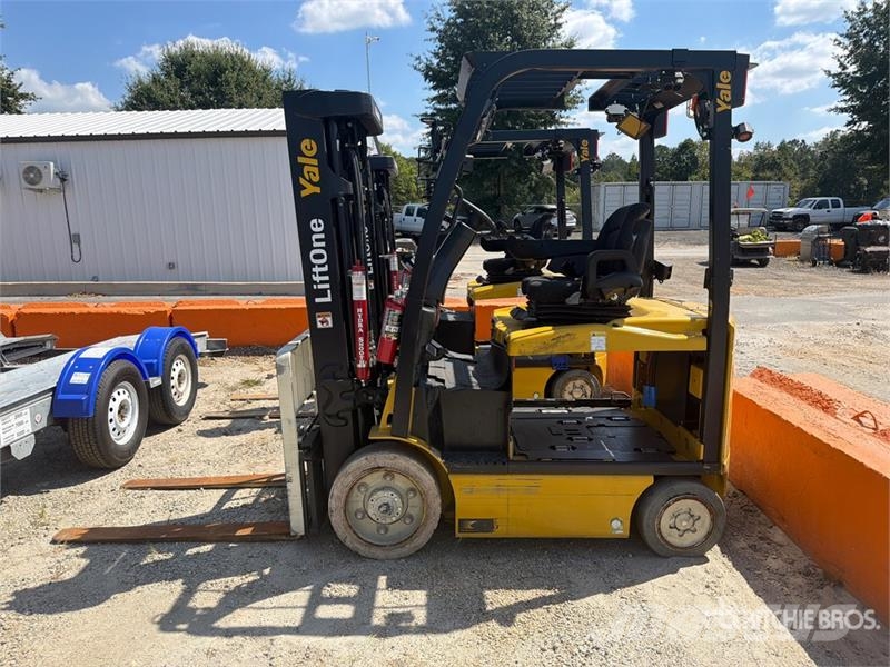 Yale ERC050VG 4400 lb Electric Forklift Elektrostapler