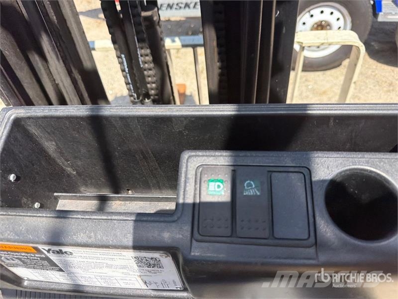 Yale ERC050VG 4400 lb Electric Forklift Elektrostapler
