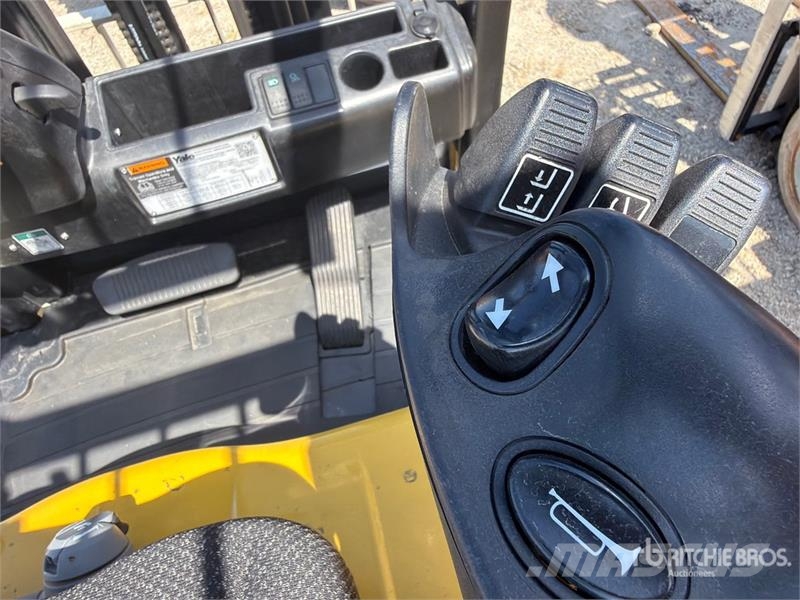 Yale ERC050VG 4400 lb Electric Forklift Elektrostapler