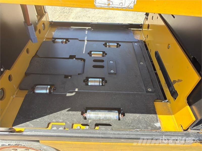 Yale ERC050VG 4400 lb Electric Forklift Elektrostapler