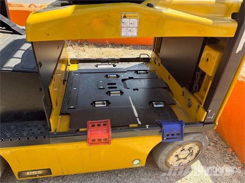 Yale ERC050VG 4400 lb Electric Forklift Električni viličari