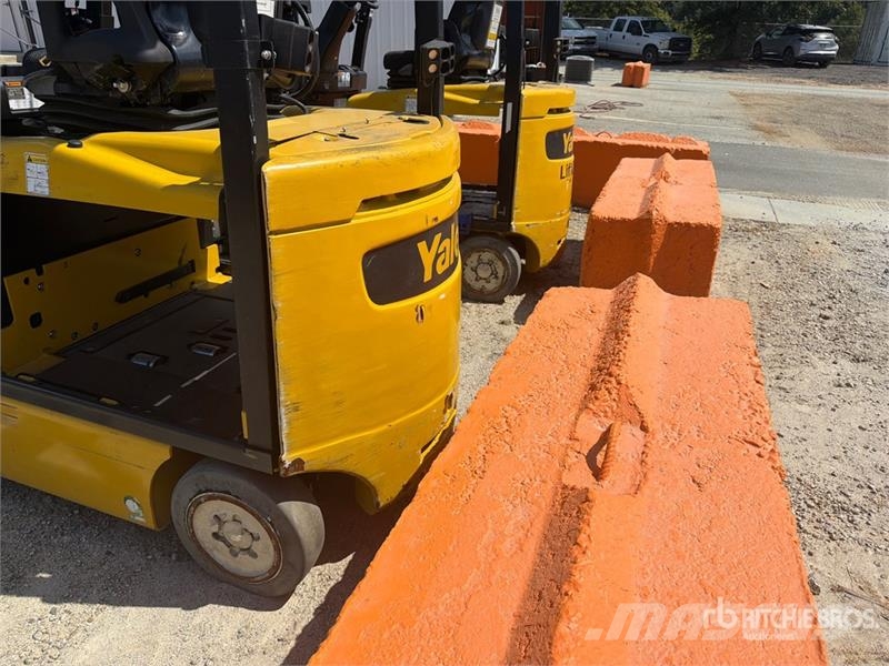 Yale ERC050VG 4400 lb Electric Forklift Elektrostapler