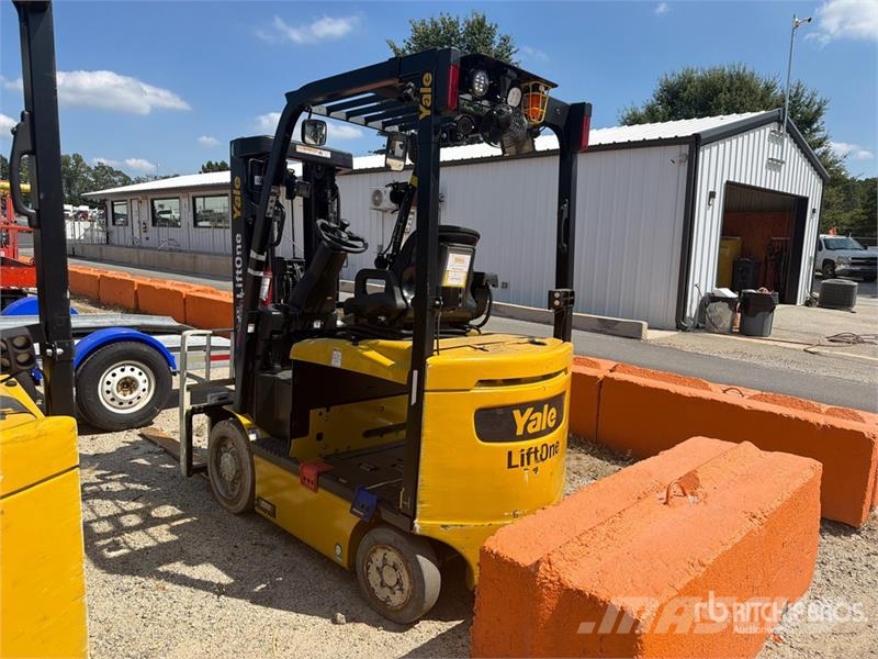 Yale ERC050VG 4400 lb Electric Forklift Električni viličari
