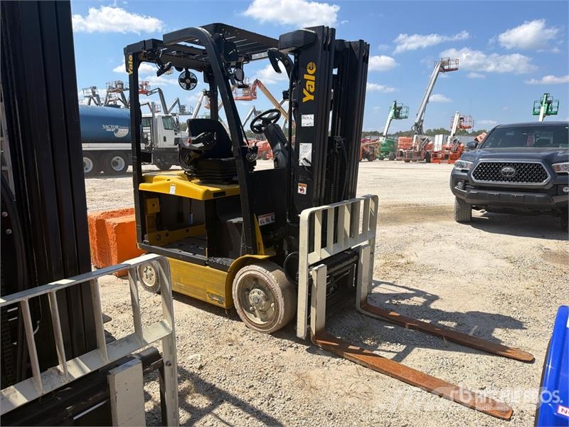 Yale ERC050VG 4400 lb Electric Forklift Elektrostapler