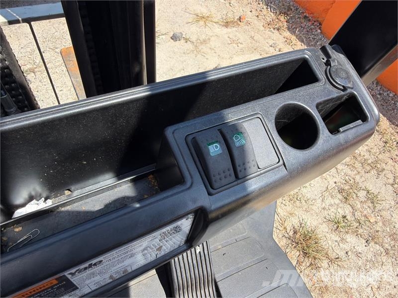 Yale ERC050VG 4400 lb Electric Forklift Električni viličari