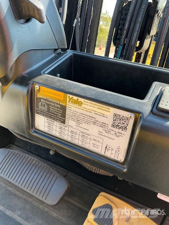 Yale ERC050VGN48TE085 4400 lb Electric Forklift (Inoper Električni viličari