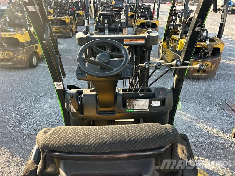 Yale GC040LX 4000 lb Forklift フォークリフト - その他